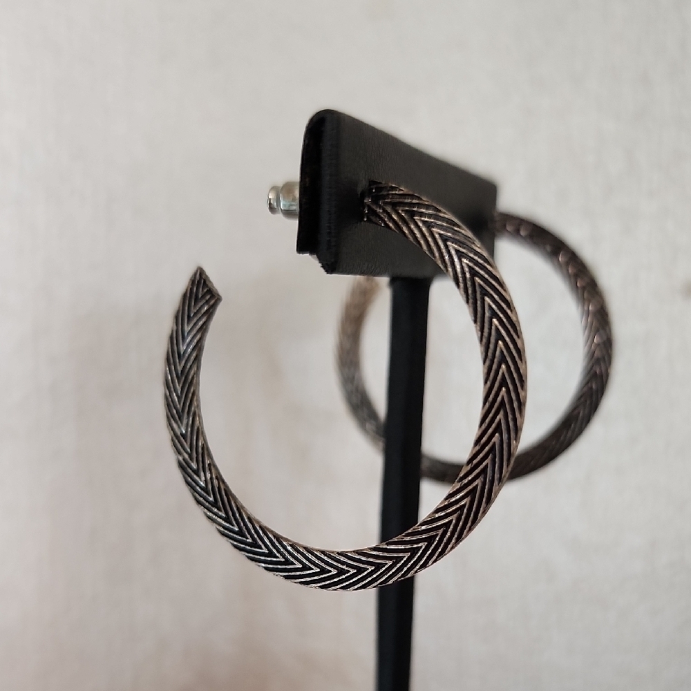 Urban Outfitters Black Textured Hoop Earring NWT